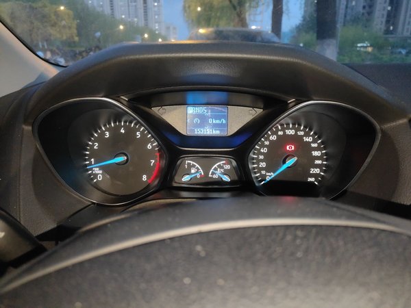Ford Focus 2015, 153100 км, за 3412 USD - фото 12