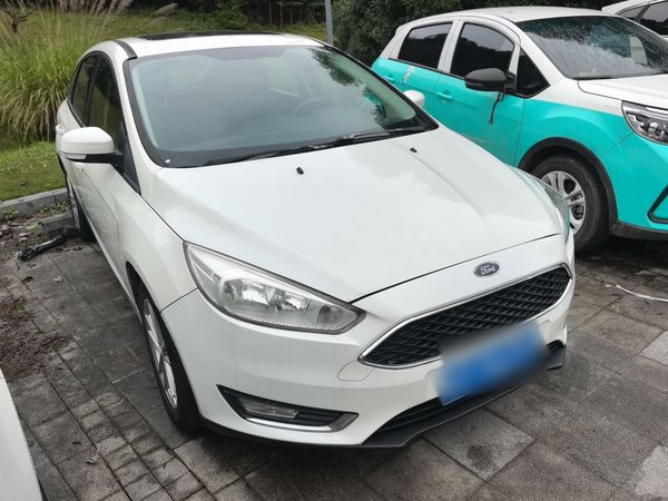 Ford Focus 2015 Hatchback 1.6L Automatic Fashion Edition, 2015 года