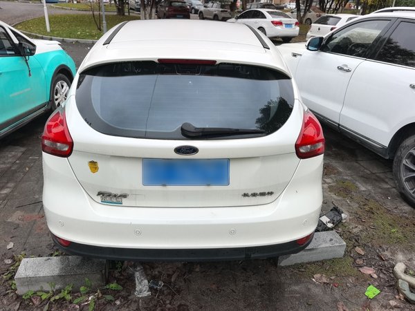 Ford Focus 2015, 153800 км, за 4886 USD