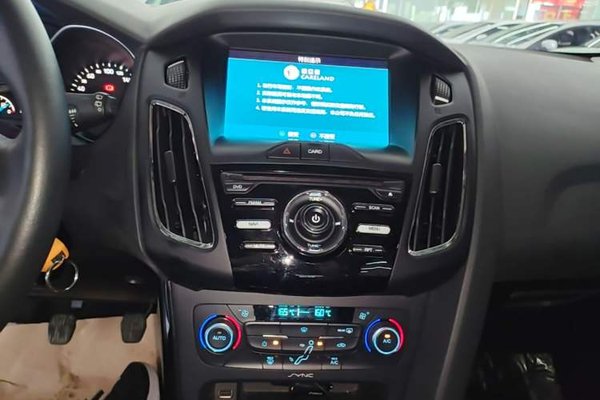 Ford Focus 2015, 27200 км, за 7037 USD - фото 15