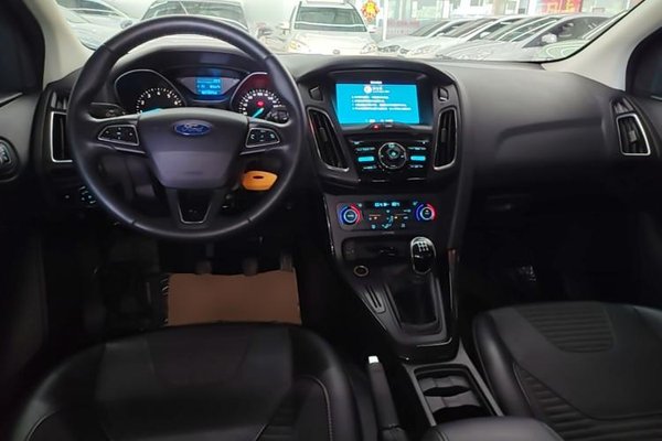 Ford Focus 2015, 27200 км, за 7037 USD - фото 12