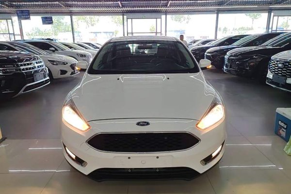 Ford Focus 2015, 27200 км, за 7037 USD