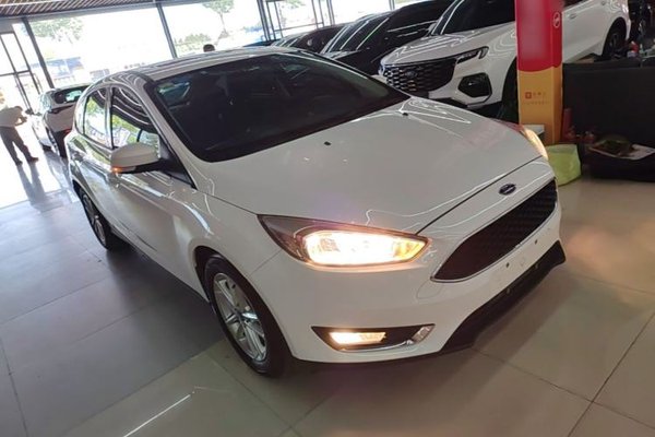 Ford Focus 2015, 27200 км, за 7037 USD