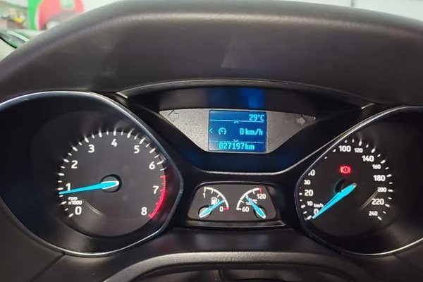 Ford Focus 2015, 27200 км, за 7037 USD - фото 14