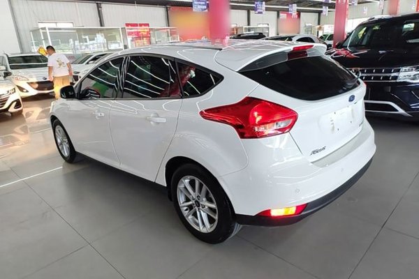 Ford Focus 2015, 27200 км, за 7037 USD