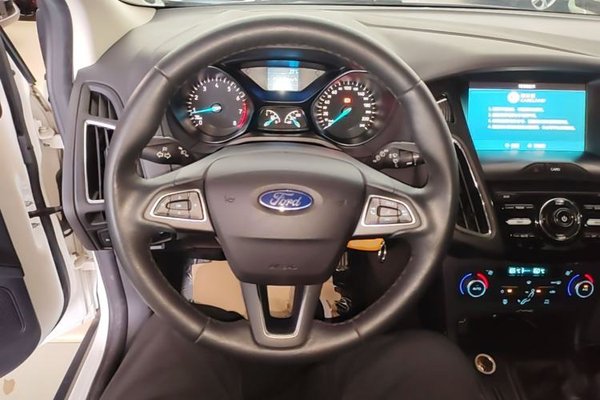Ford Focus 2015, 27200 км, за 7037 USD - фото 13
