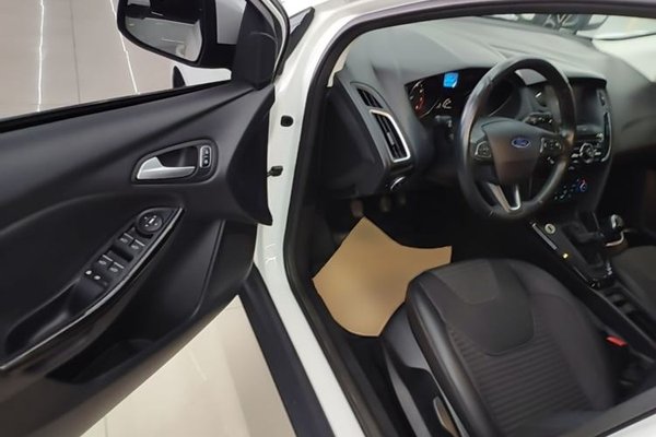 Ford Focus 2015, 61600 км, за 6606 USD - фото 27