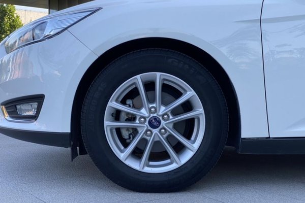 Ford Focus 2015, 61600 км, за 6606 USD - фото 15