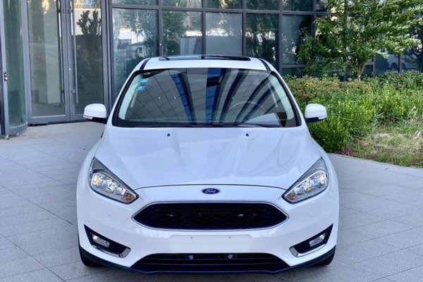Ford Focus 2015, 61600 км, за 6606 USD - фото 16