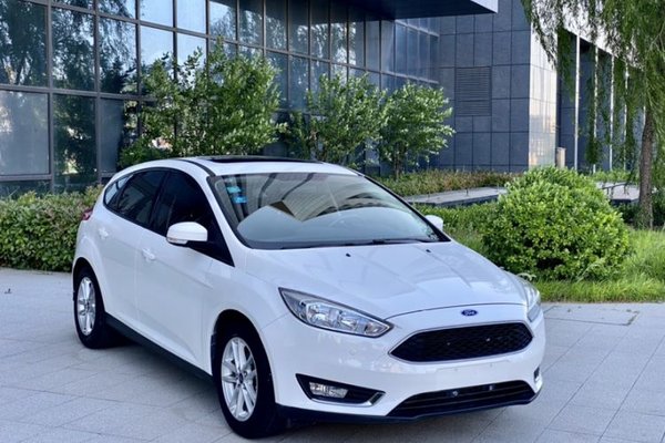 Ford Focus 2015, 61600 км, за 6606 USD - фото 17