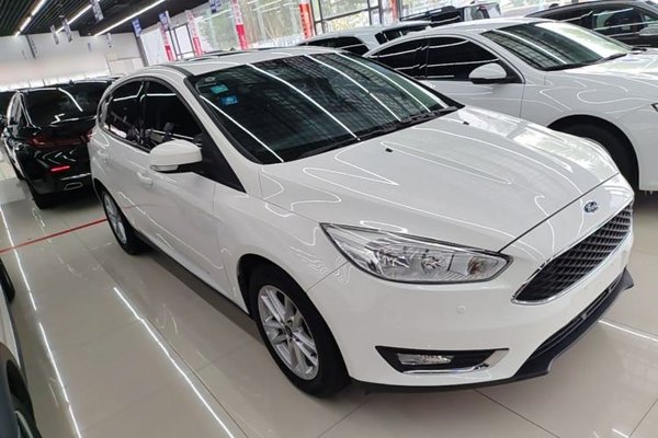 Ford Focus 2015, 61600 км, за 6606 USD