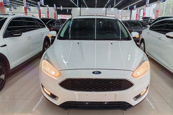 Ford Focus 2015, 61600 км, за 6606 USD