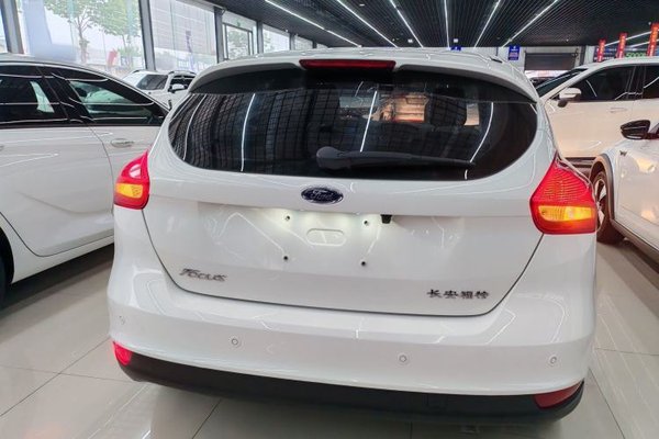 Ford Focus 2015, 61600 км, за 6606 USD