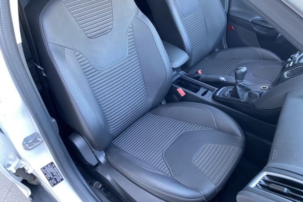 Ford Focus 2015, 61600 км, за 6606 USD - фото 31