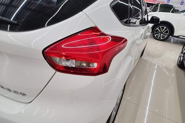 Ford Focus 2015, 61600 км, за 6606 USD - фото 7