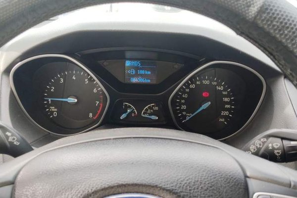 Ford Focus 2015, 84300 км, за 4228 USD - фото 12