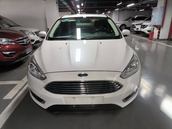 Ford Focus 2015 Sedan 1.6L Automatic Trend Model, 2015 года
