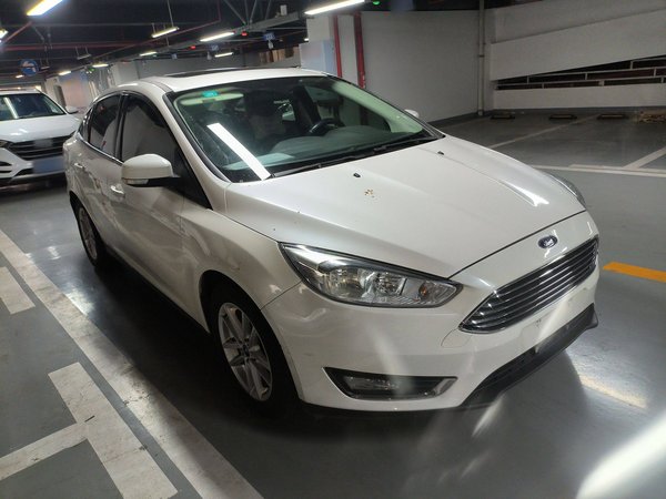 Ford Focus 2015 Sedan 1.6L Automatic Trend Model, 2015 года