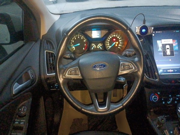 Ford Focus 2015, 88000 км, за 3786 USD - фото 11