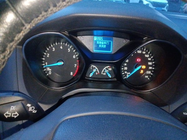 Ford Focus 2015, 88000 км, за 3786 USD - фото 12