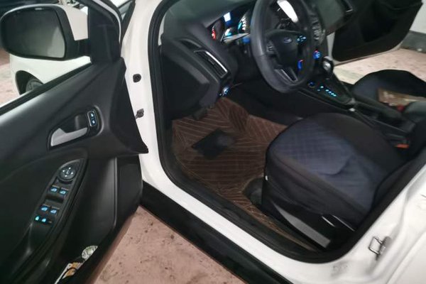 Ford Focus 2017, 104100 км, за 4024 USD - фото 16