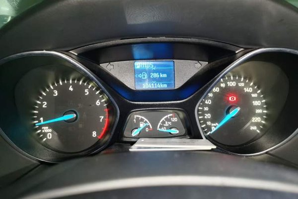 Ford Focus 2017, 104100 км, за 4024 USD - фото 11