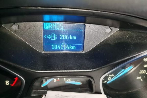 Ford Focus 2017, 104100 км, за 4024 USD - фото 12