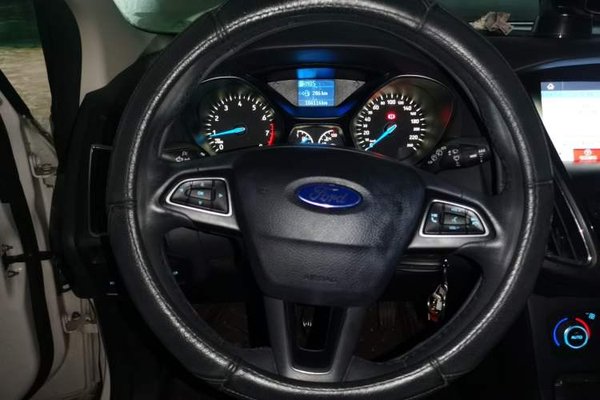 Ford Focus 2017, 104100 км, за 4024 USD - фото 10