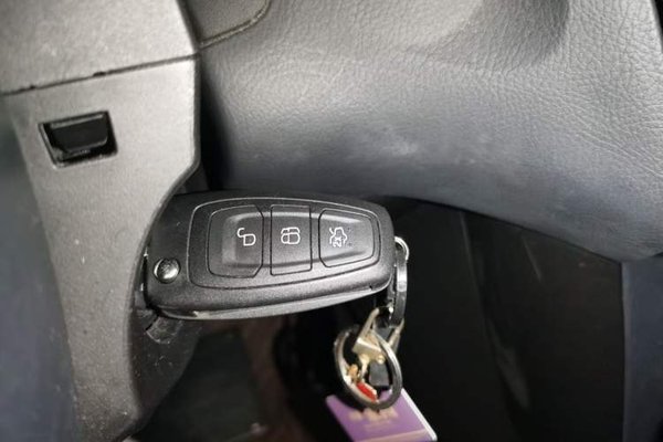 Ford Focus 2017, 104100 км, за 4024 USD - фото 20