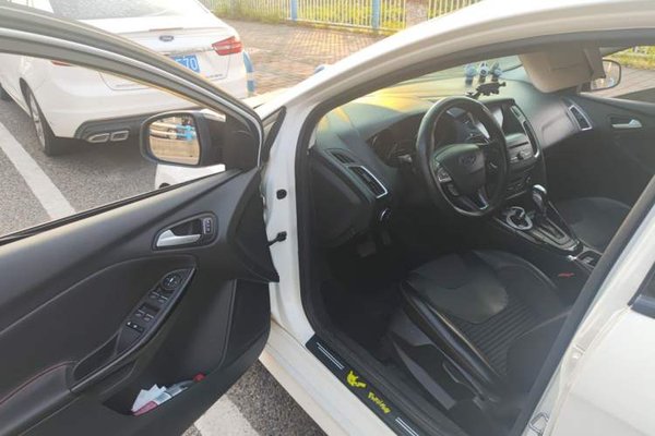 Ford Focus 2017, 142200 км, за 5804 USD - фото 16