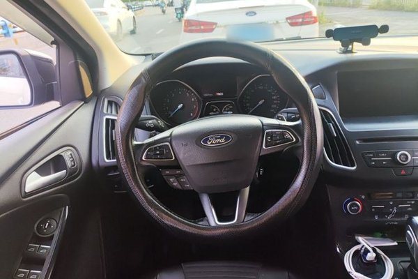 Ford Focus 2017, 142200 км, за 5804 USD - фото 10