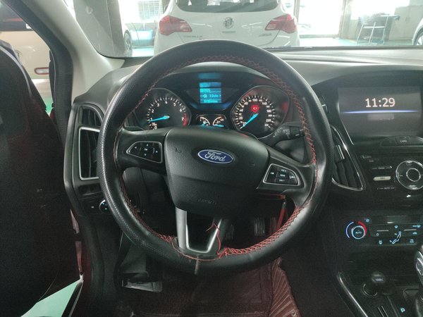 Ford Focus 2017, 73500 км, за 5432 USD - фото 10