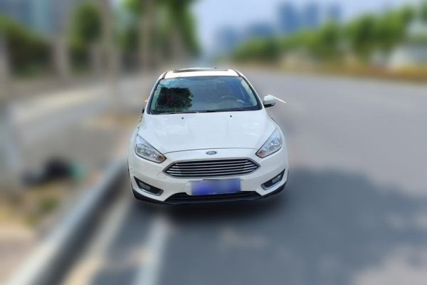 Ford Focus 2017, 112000 км, за 5463 USD