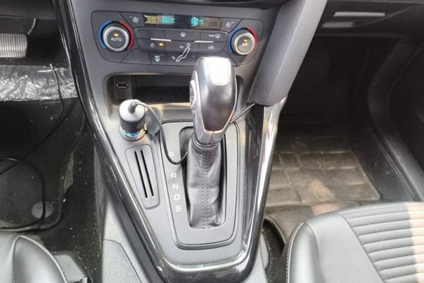 Ford Focus 2017, 112000 км, за 5463 USD - фото 11