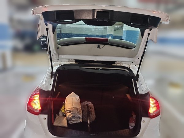 Ford Focus 2017, 63900 км, за 4817 USD - фото 20