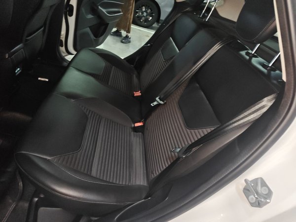 Ford Focus 2017, 63900 км, за 4817 USD - фото 13