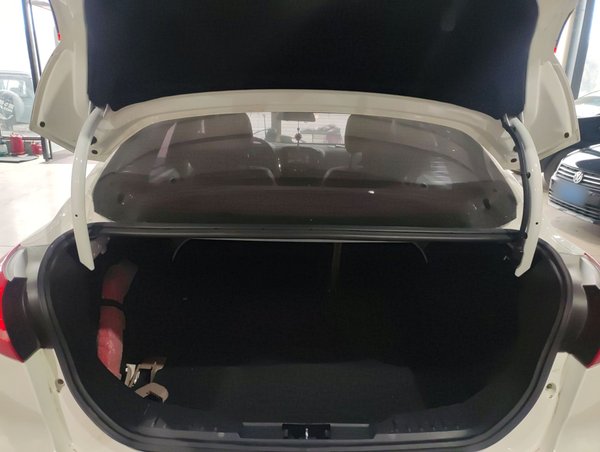 Ford Focus 2017, 95400 км, за 5690 USD - фото 17