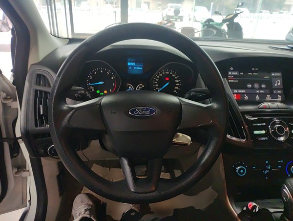 Ford Focus 2017, 95400 км, за 5690 USD - фото 11