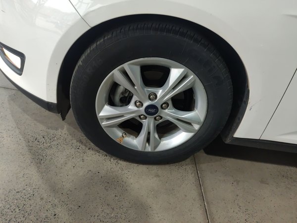 Ford Focus 2017 Sedan 1.6L Automatic Comfort Plus SmartDrive Edition, 2017 года