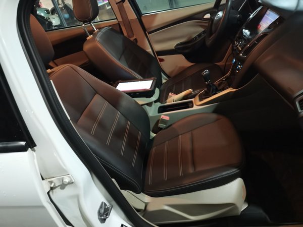 Ford Focus 2017 Sedan 1.6L Manual Comfort Plus SmartDrive Edition, 2017 года