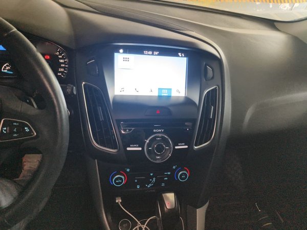 Ford Focus 2018, 67900 км, за 9055 USD - фото 12