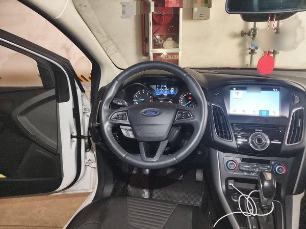 Ford Focus 2018, 67900 км, за 9055 USD - фото 9