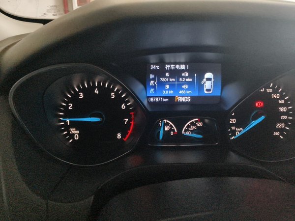 Ford Focus 2018, 67900 км, за 9055 USD - фото 11