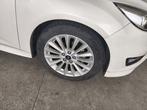 Ford Focus 2018, 67900 км, за 9055 USD - фото 8