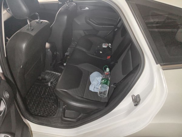 Ford Focus 2018, 67900 км, за 9055 USD - фото 20