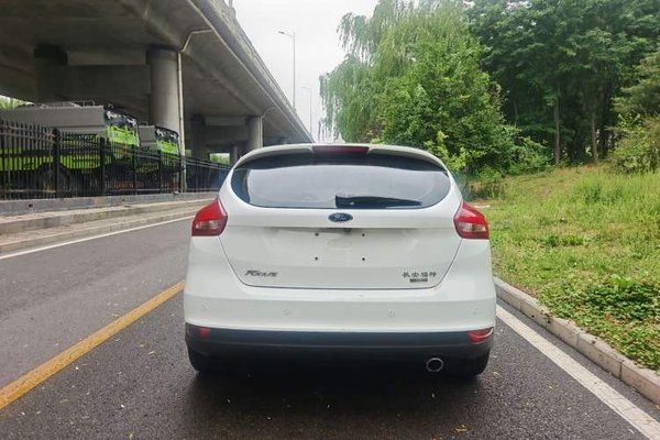 Ford Focus 2018, 73300 км, за 8040 USD - фото 6