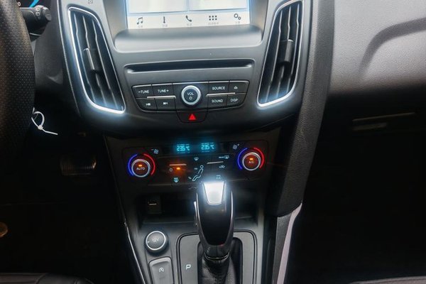Ford Focus 2018, 73300 км, за 8040 USD - фото 21