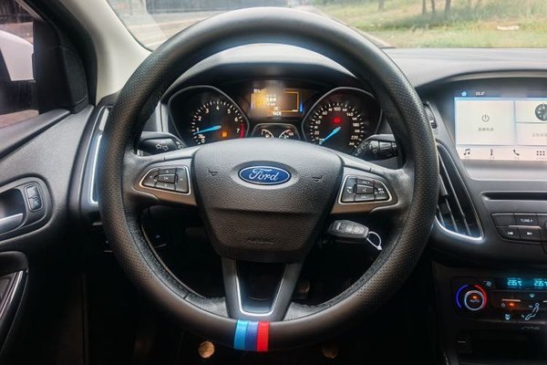 Ford Focus 2018, 73300 км, за 8040 USD - фото 23