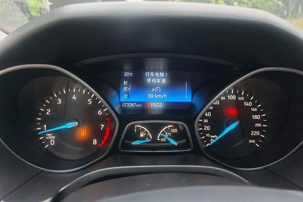 Ford Focus 2018, 73300 км, за 8040 USD - фото 11
