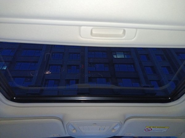 Ford Focus 2018, 81800 км, за 6996 USD - фото 10